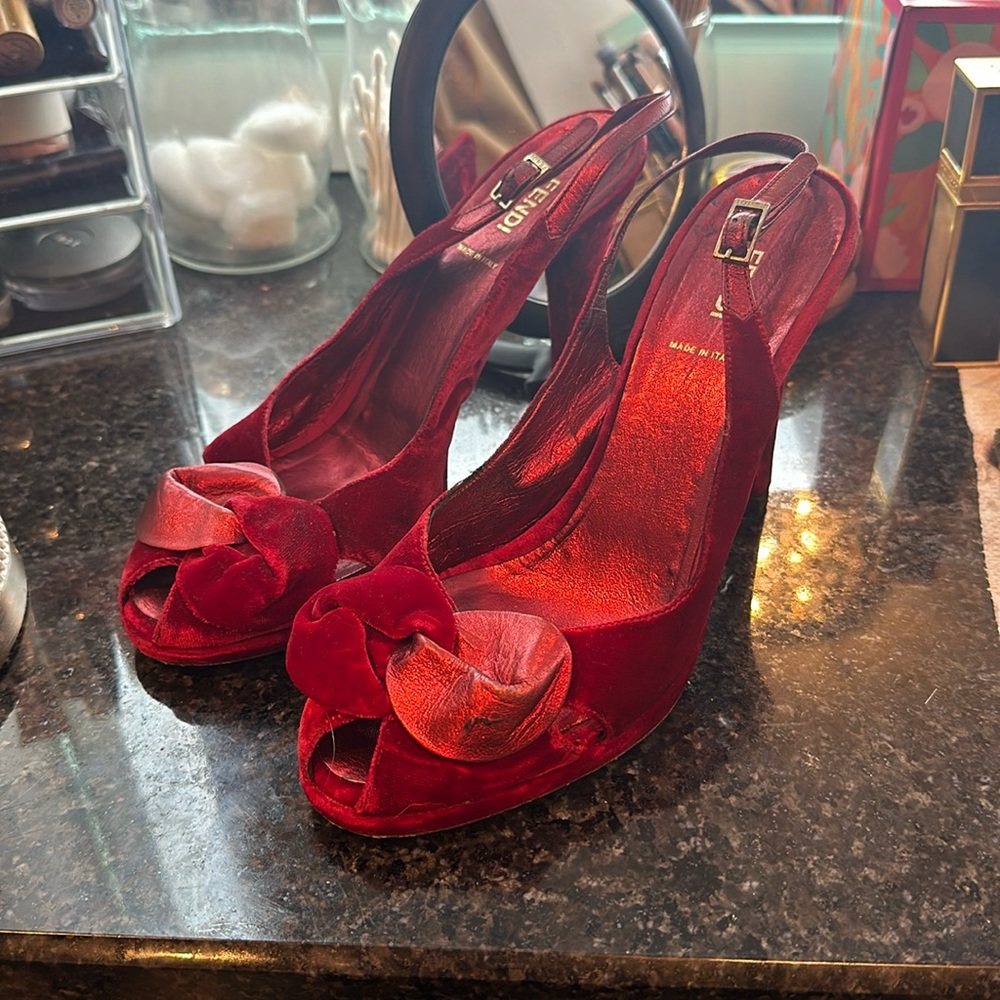 Fendi velvet sling backs 40/9